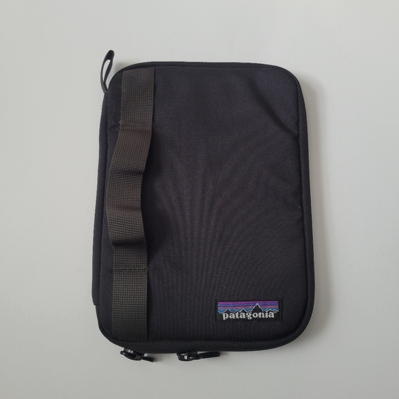 Patagonia Padded mini iPad book case. - Picture 1 of 9